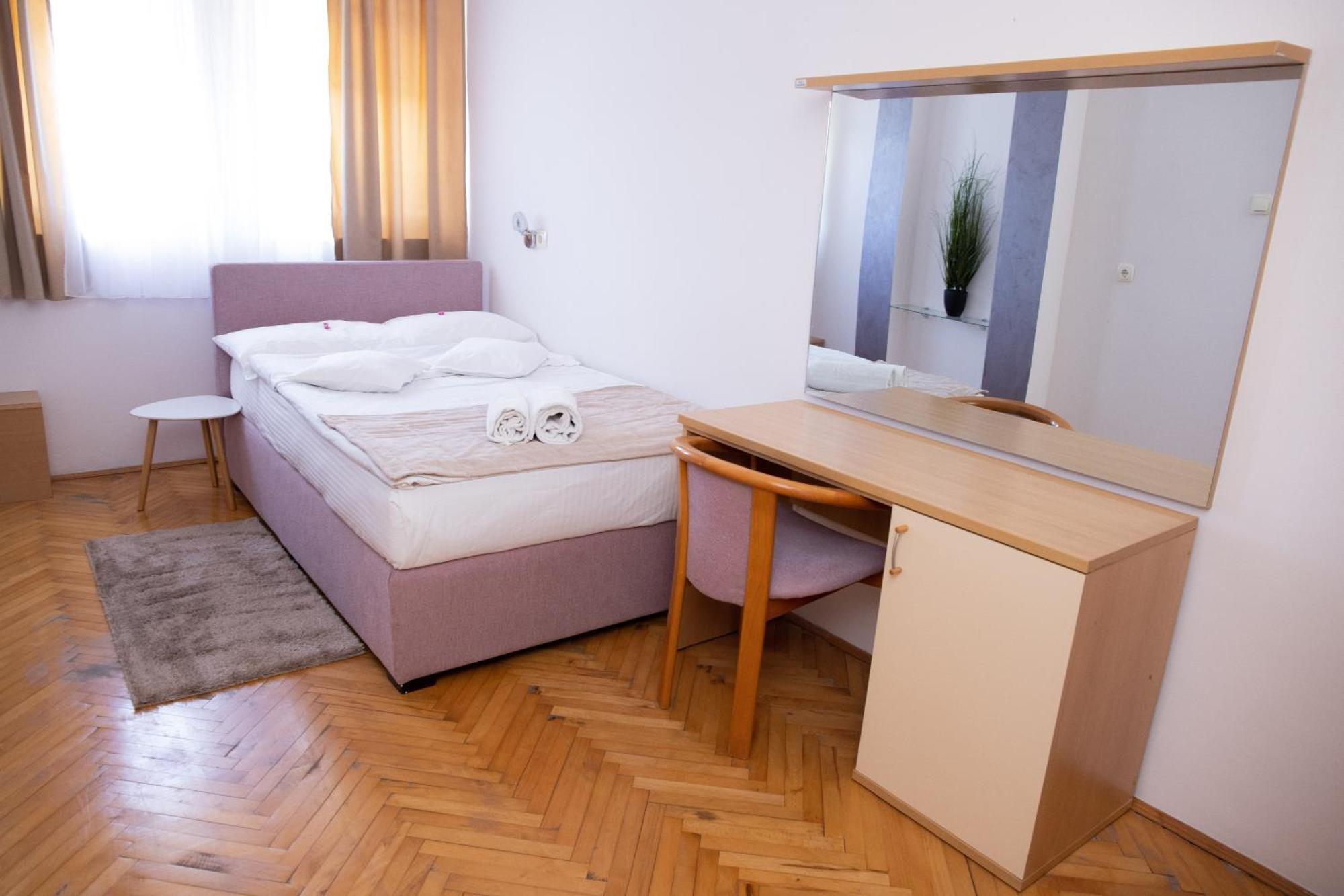 Motel New Sanatron Bosanski Novi Ngoại thất bức ảnh
