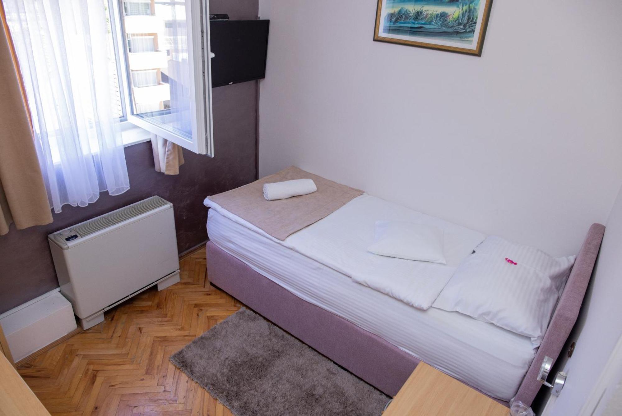 Motel New Sanatron Bosanski Novi Ngoại thất bức ảnh
