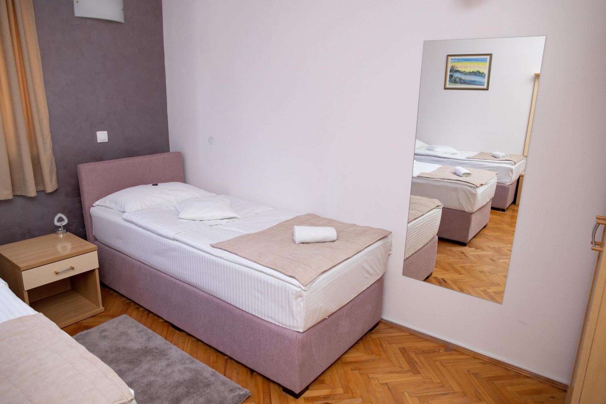 Motel New Sanatron Bosanski Novi Ngoại thất bức ảnh