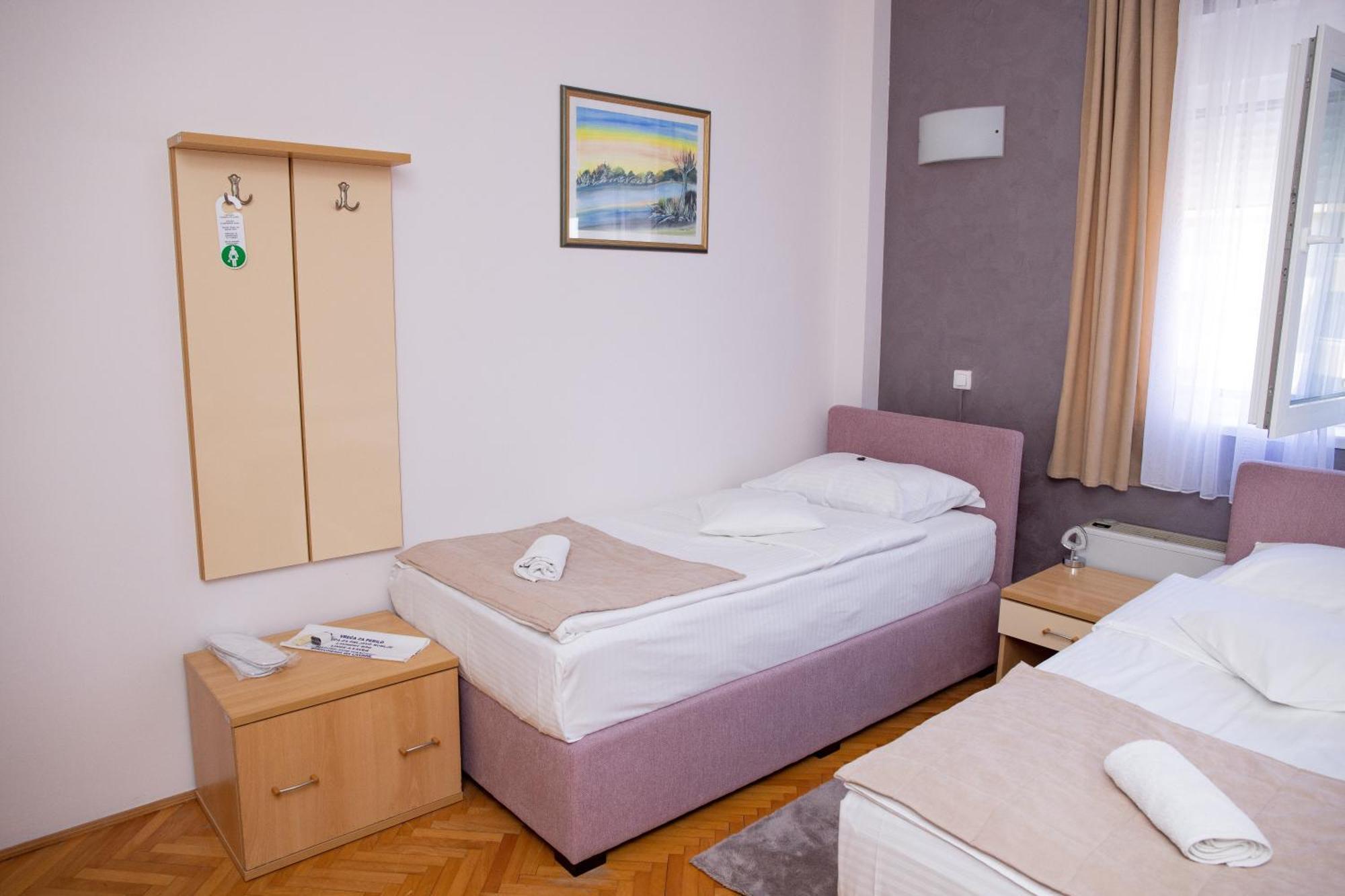 Motel New Sanatron Bosanski Novi Ngoại thất bức ảnh