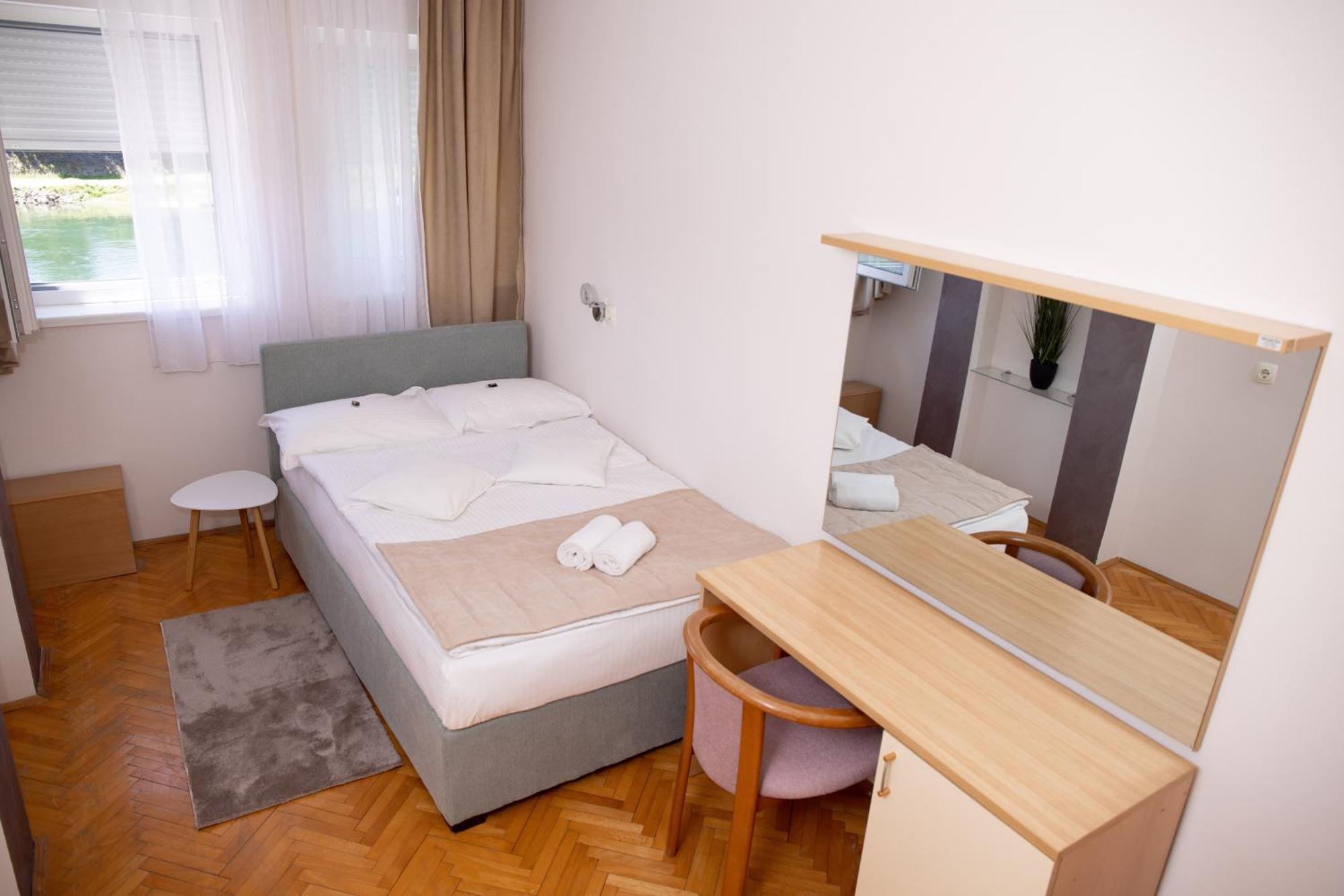 Motel New Sanatron Bosanski Novi Ngoại thất bức ảnh