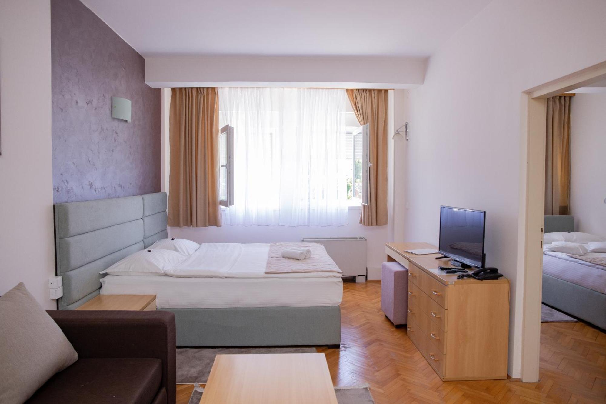 Motel New Sanatron Bosanski Novi Ngoại thất bức ảnh