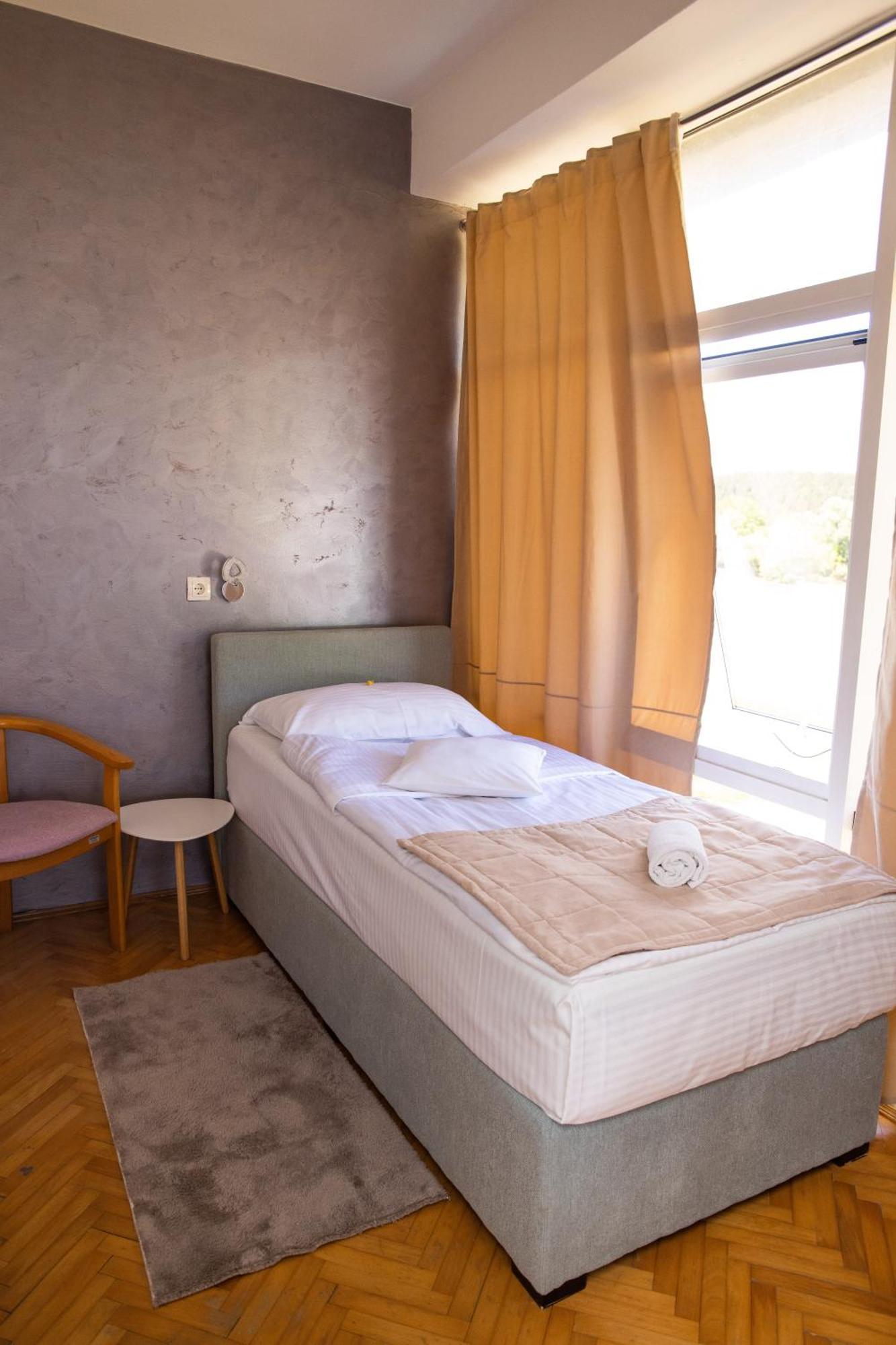 Motel New Sanatron Bosanski Novi Ngoại thất bức ảnh