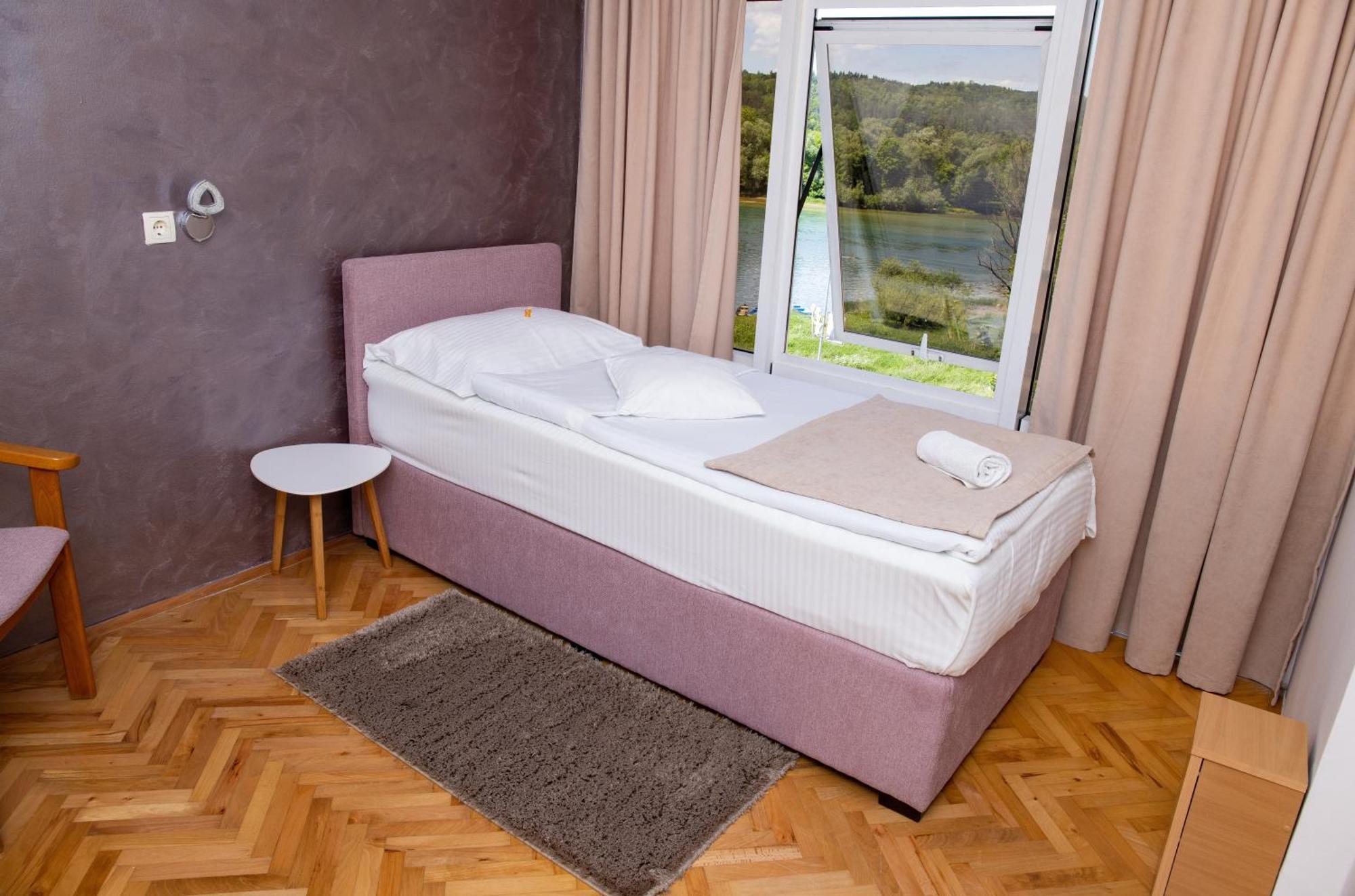 Motel New Sanatron Bosanski Novi Ngoại thất bức ảnh
