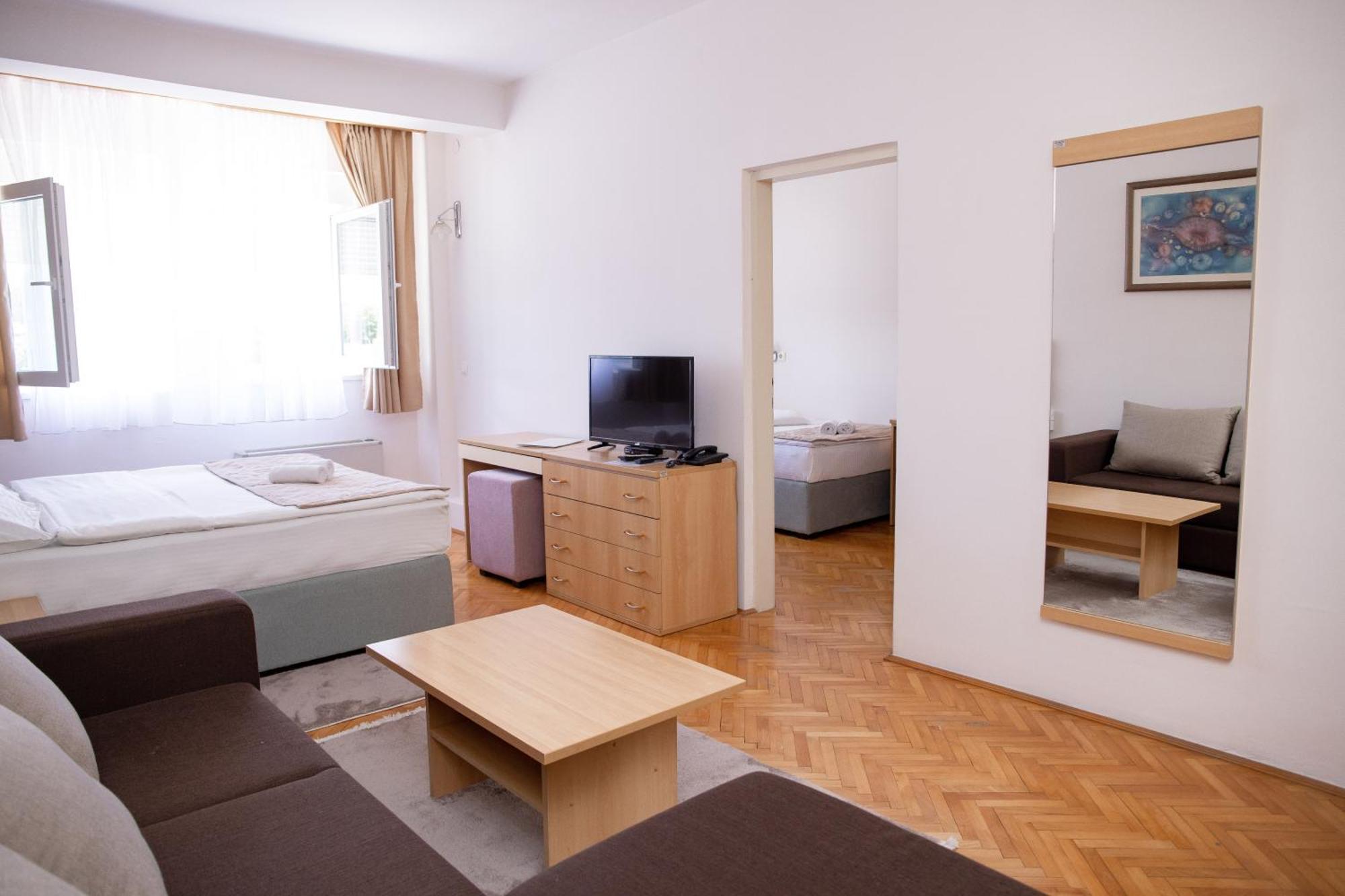 Motel New Sanatron Bosanski Novi Ngoại thất bức ảnh