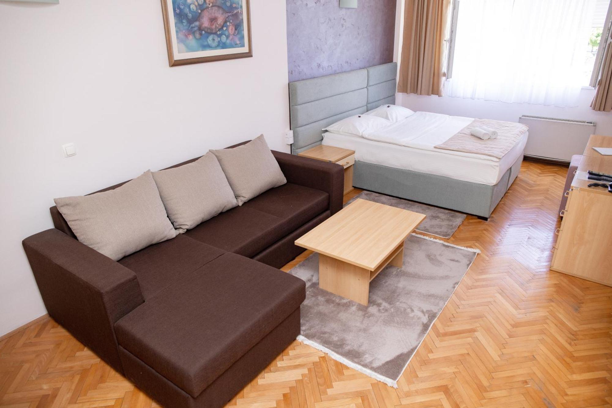Motel New Sanatron Bosanski Novi Ngoại thất bức ảnh