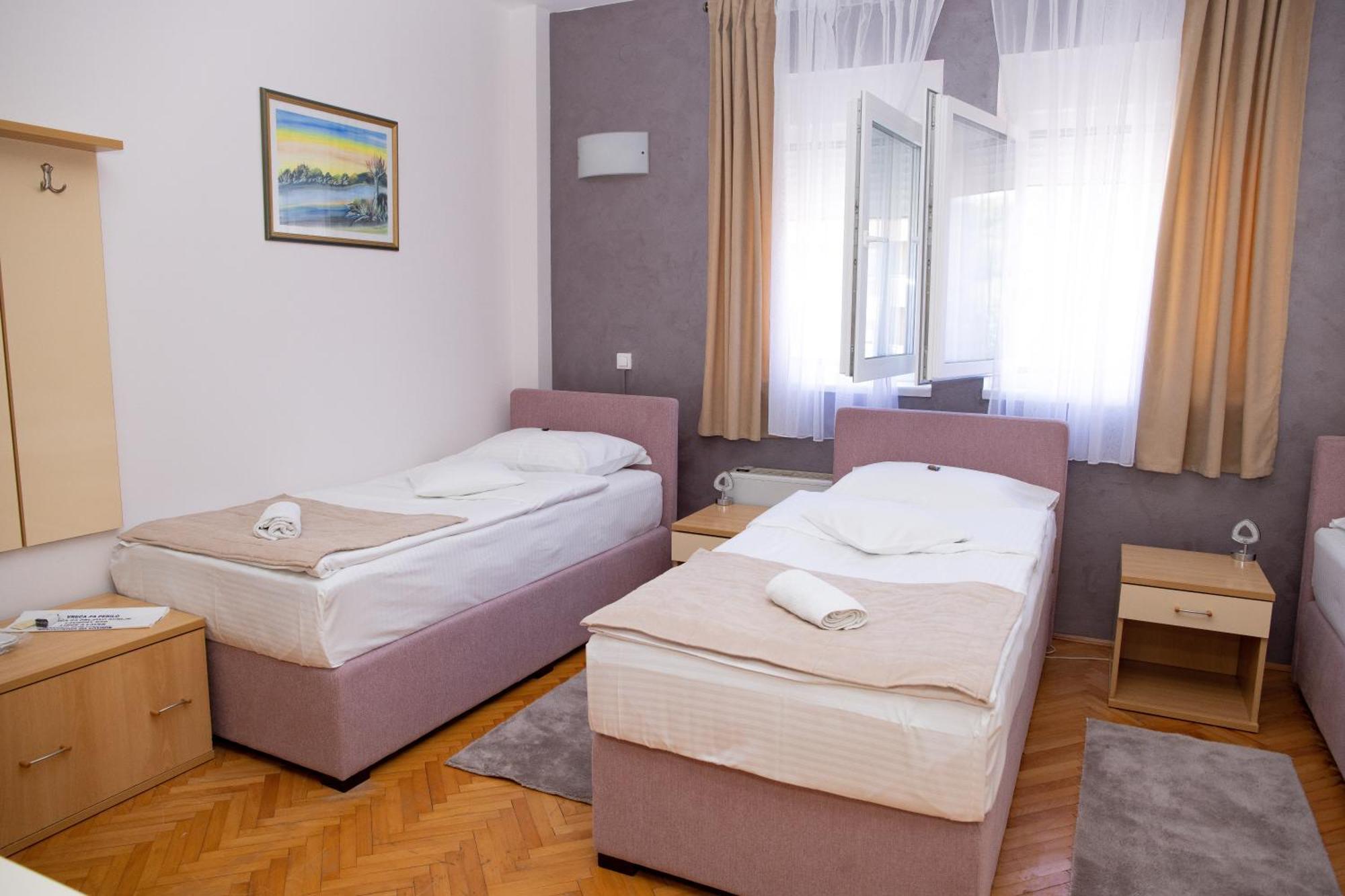 Motel New Sanatron Bosanski Novi Ngoại thất bức ảnh