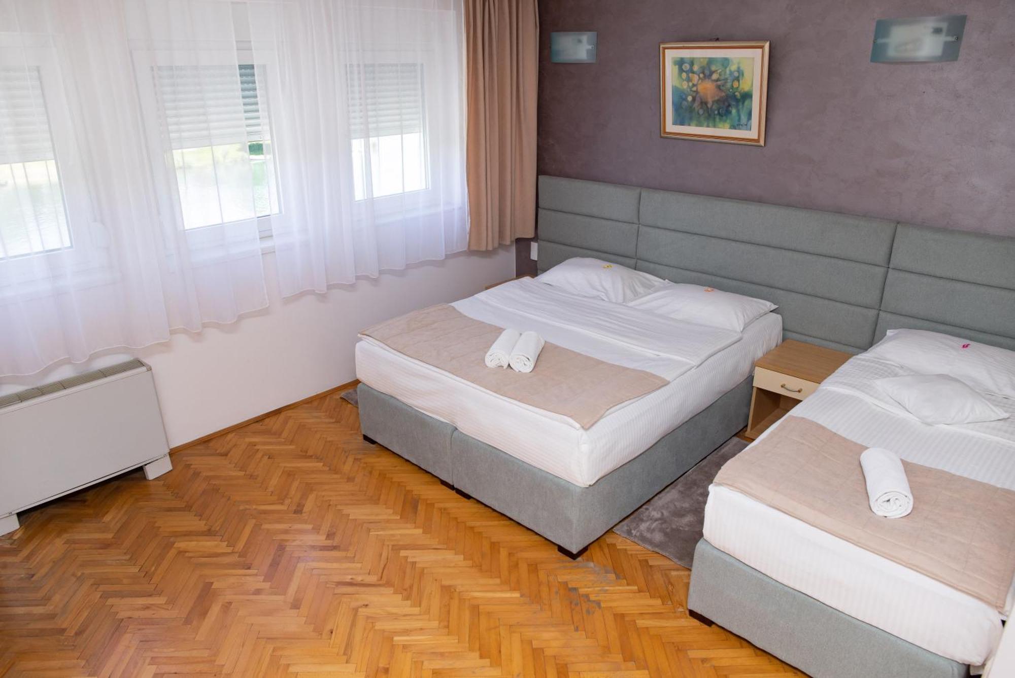 Motel New Sanatron Bosanski Novi Ngoại thất bức ảnh
