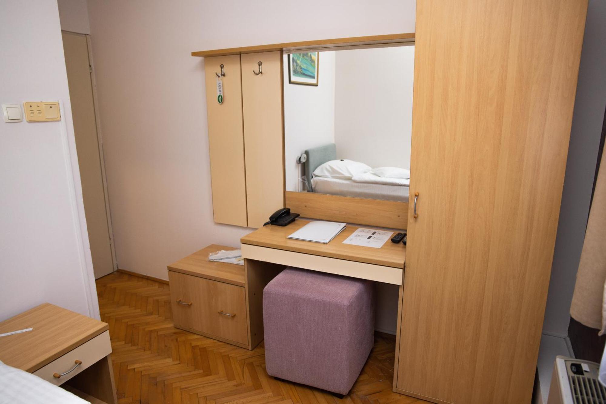 Motel New Sanatron Bosanski Novi Ngoại thất bức ảnh